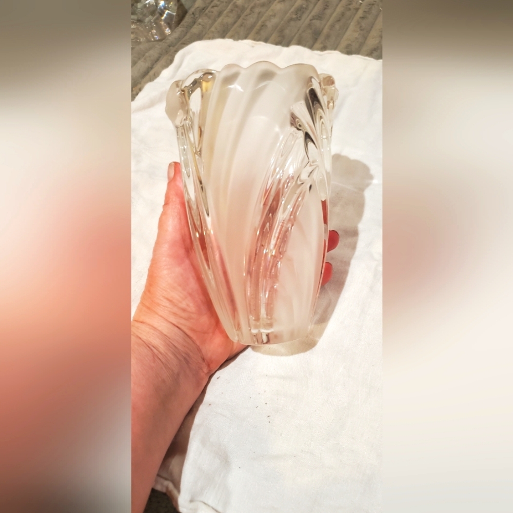 Mikasa Frosted Crystal Flower Vase